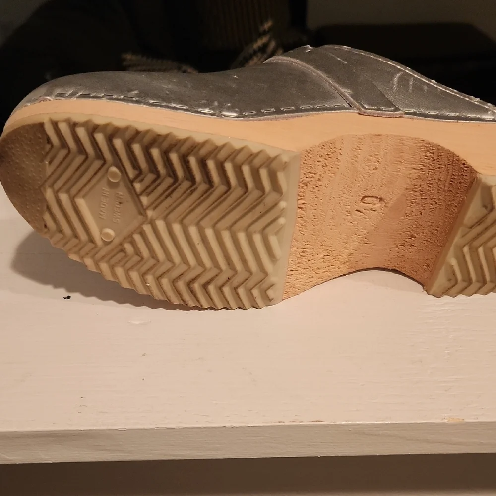Silver Clogs - Picture 3 of 8